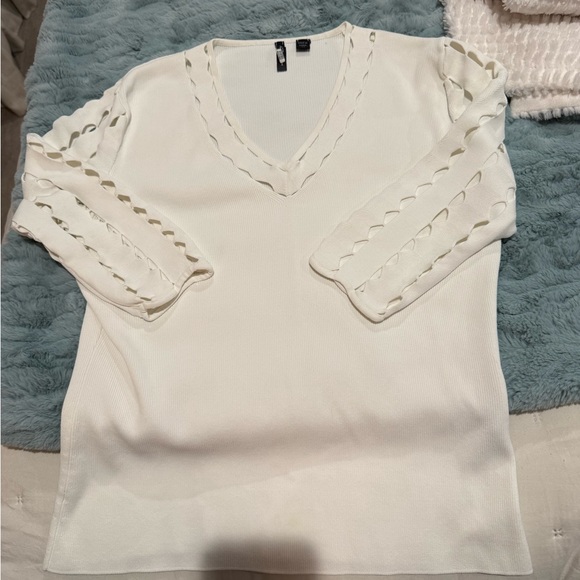 VENUS White V-Neck Sweater with Textured Knit - Picture 1 of 7